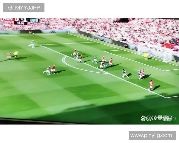 曼联传奇重现天下足球舞台激情再燃球迷热血沸腾